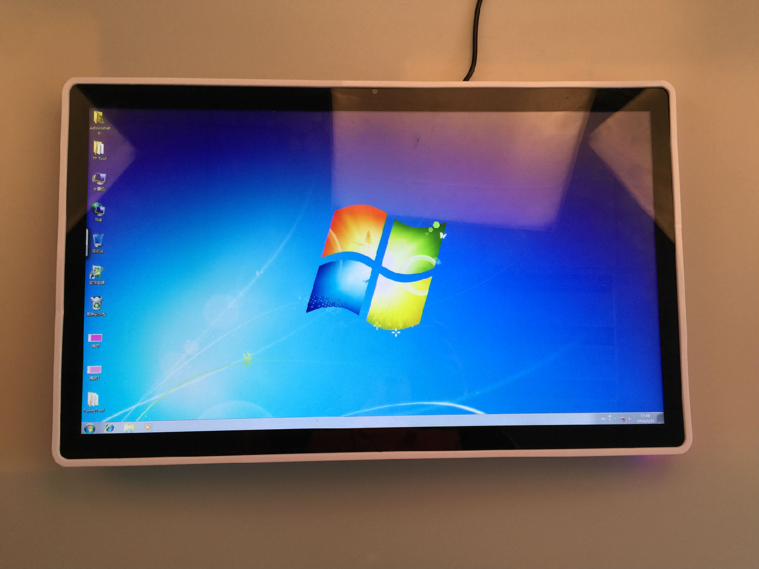 21.5寸触摸显现屏