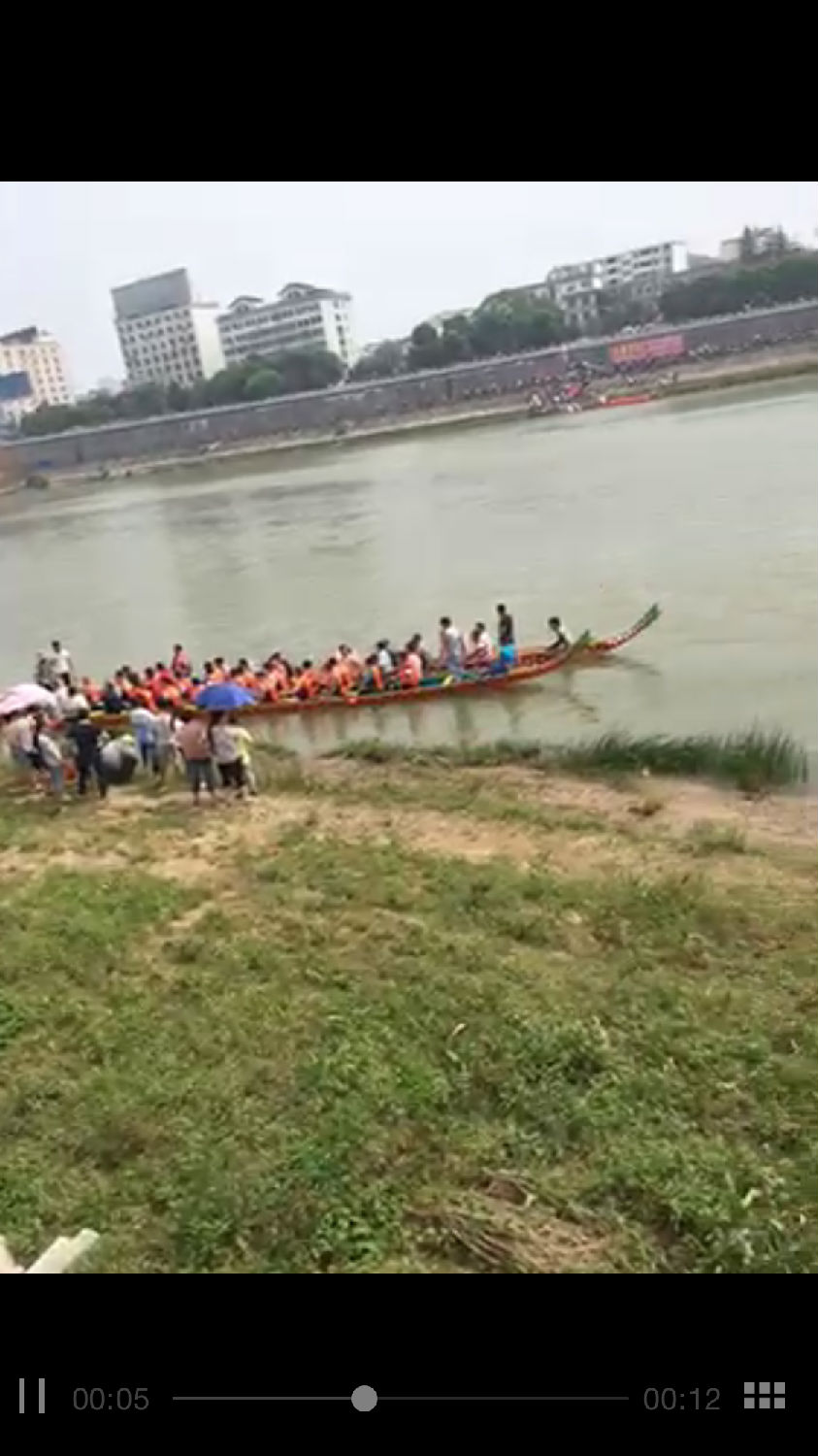 通豪触摸显现屏厂家端五看赛龙舟